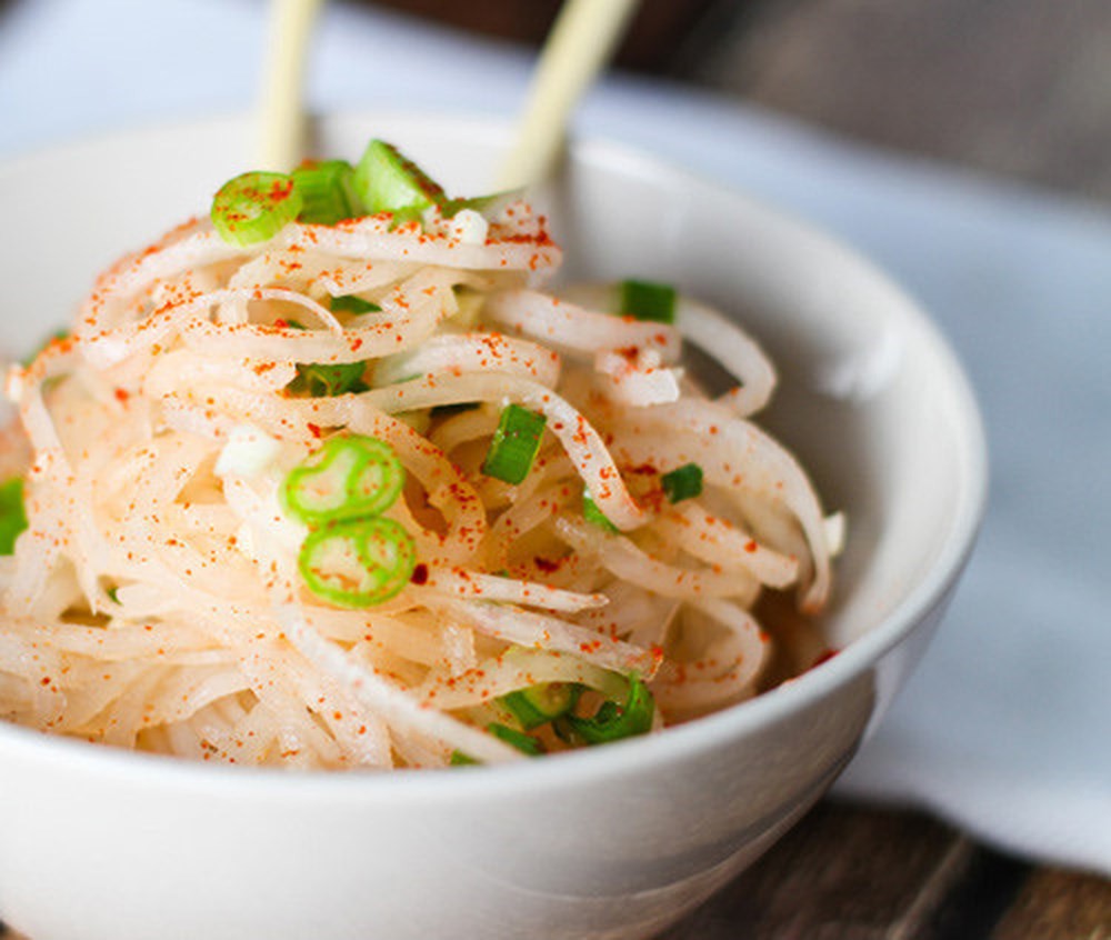 Ngoài uống nước thì đây là những loại thực phẩm giàu nước không kém mà bạn nên bổ sung - Ảnh 1. Ngoài uống nước thì đây là những loại thực phẩm giàu nước không kém mà bạn nên bổ sung - Ảnh 1.