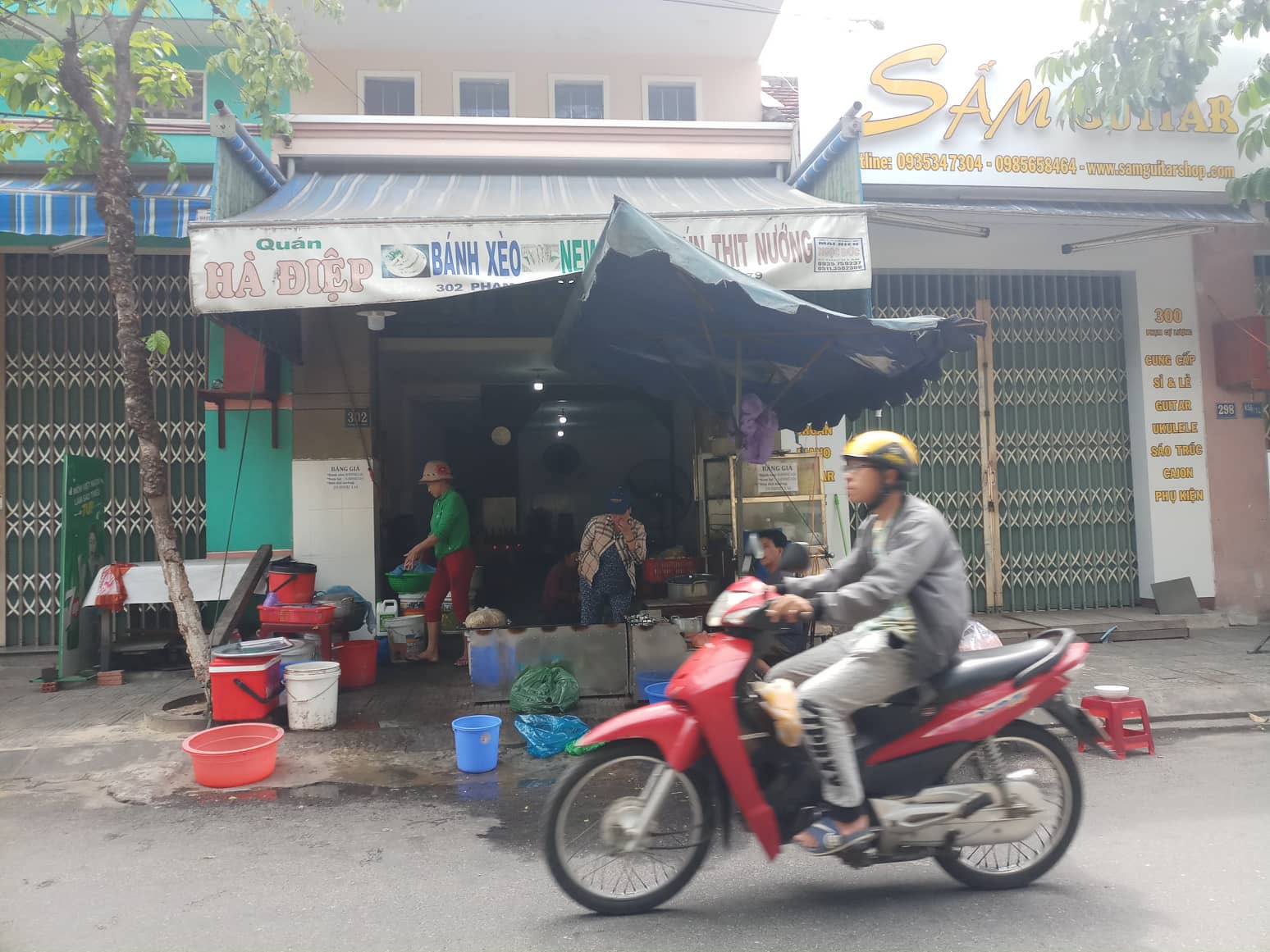 Đà Nẵng: Tranh nhau ăn trước đĩa bánh xèo, nam sinh viên đánh cô gái gãy răng cửa, phải nhập viện cấp cứu - Ảnh 2. Đà Nẵng: Tranh nhau ăn trước đĩa bánh xèo, nam sinh viên đánh cô gái gãy răng cửa, phải nhập viện cấp cứu - Ảnh 2.