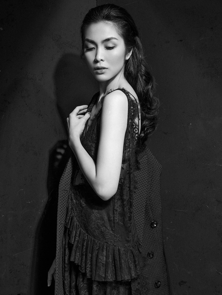 Hé lộ bộ ảnh trắng đen gợi cảm, Tăng Thanh Hà khiến người hâm mộ xuýt xoa vì thần thái đẳng cấp - Ảnh 3. Hé lộ bộ ảnh trắng đen gợi cảm, Tăng Thanh Hà khiến người hâm mộ xuýt xoa vì thần thái đẳng cấp - Ảnh 3.