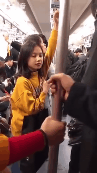 Clip: Đời vẫn l&atilde;ng mạn như phim nhưng vấn đề l&agrave; bạn chỉ lu&ocirc;n đ&oacute;ng vai phụ - Ảnh 7.