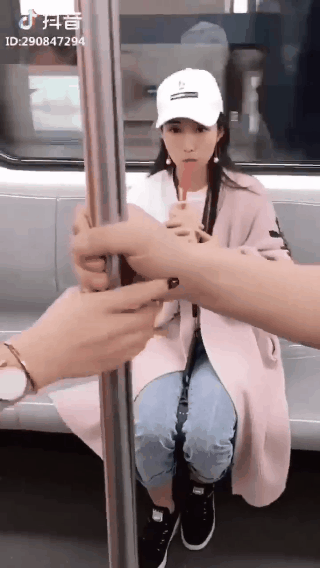 Clip: Đời vẫn l&atilde;ng mạn như phim nhưng vấn đề l&agrave; bạn chỉ lu&ocirc;n đ&oacute;ng vai phụ - Ảnh 4.