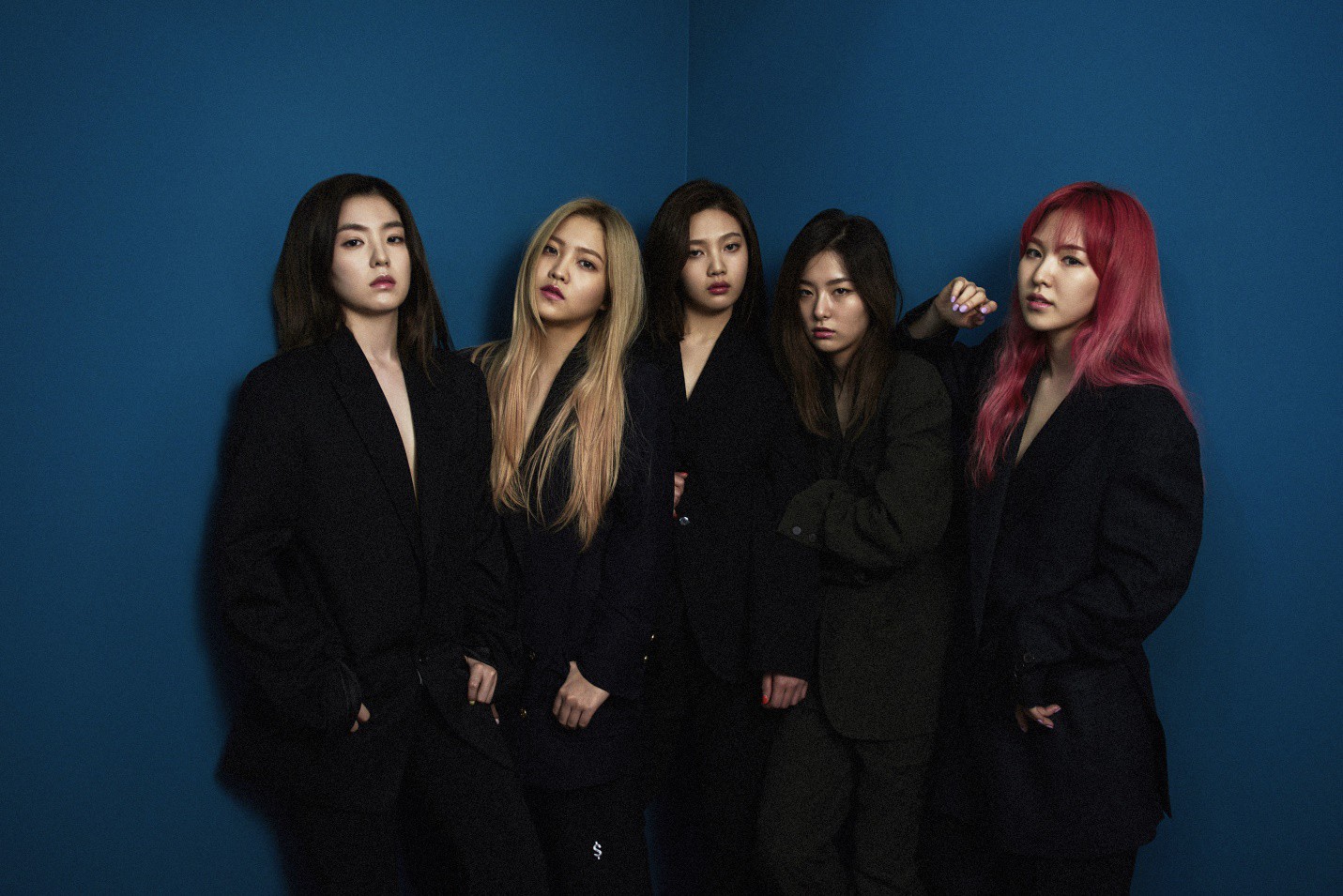 Khi girlgroup Kpop diện suit: Những soái tỷ đốn tim người hâm mộ - Ảnh 19.