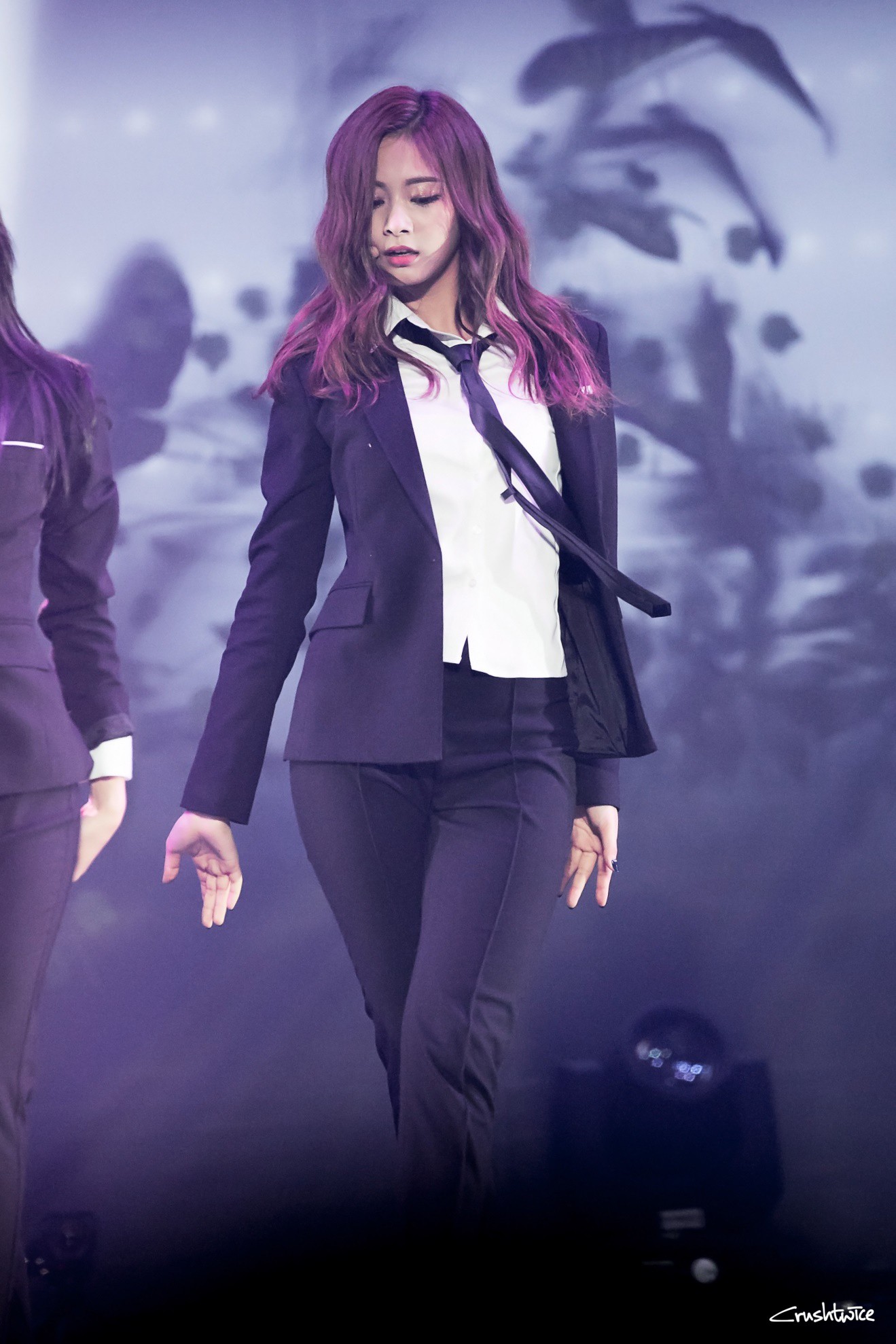 Khi girlgroup Kpop diện suit: Những soái tỷ đốn tim người hâm mộ - Ảnh 4.