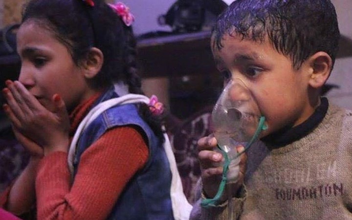 Hình ảnh kinh hoàng được cho là do tấn công hóa học ở Douma (Syria) - Ảnh 5. Hình ảnh kinh hoàng được cho là do tấn công hóa học ở Douma (Syria) - Ảnh 5.