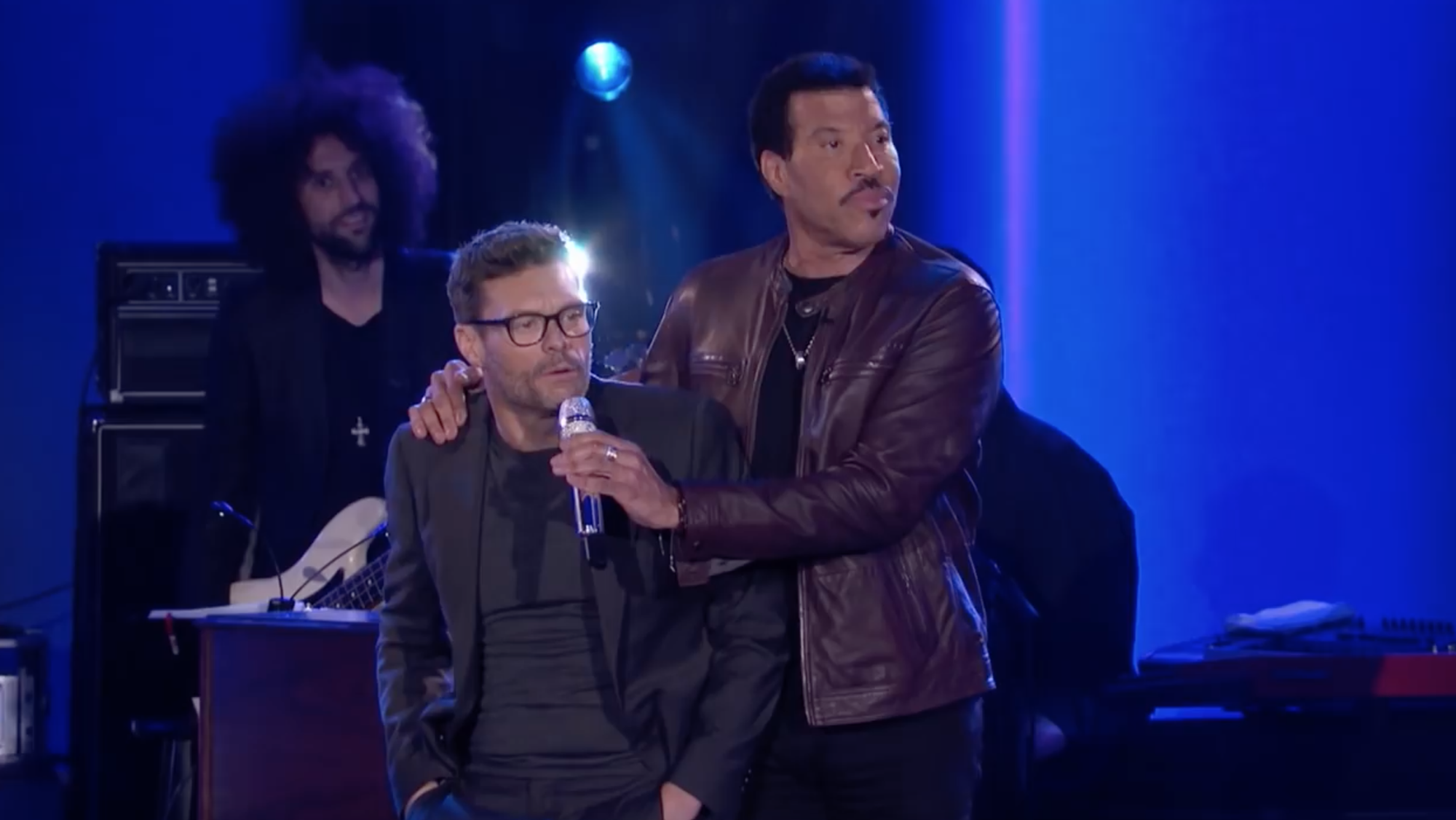 Cả gan hát hit Hello trước mặt Lionel Richie, thí sinh American Idol vã mồ hôi như tắm - Ảnh 9. Cả gan hát hit Hello trước mặt Lionel Richie, thí sinh American Idol vã mồ hôi như tắm - Ảnh 9.