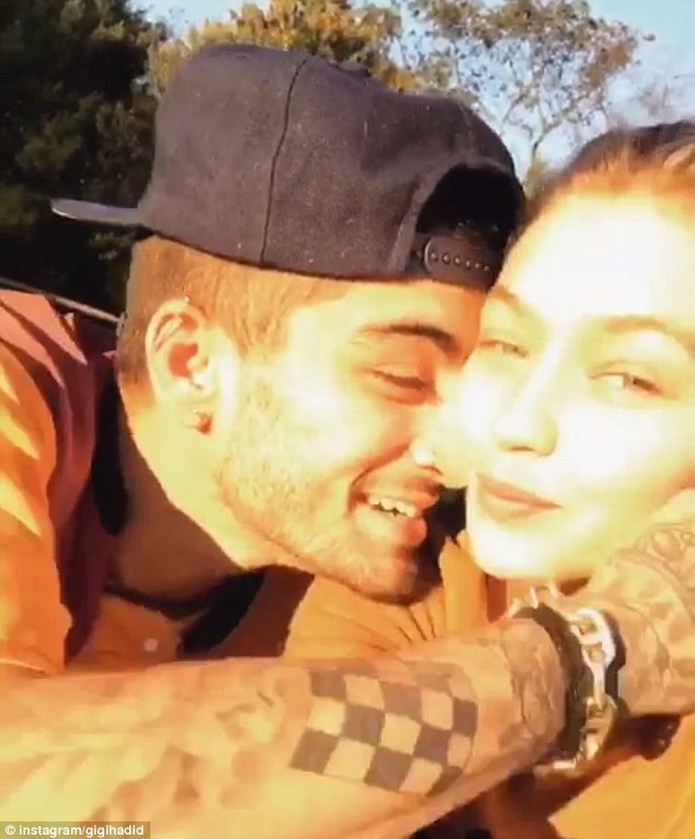 Yêu Gigi Hadid say đắm, Zayn thể hiện tình cảm một cách táo bạo khiến fan lo lắng - Ảnh 3.