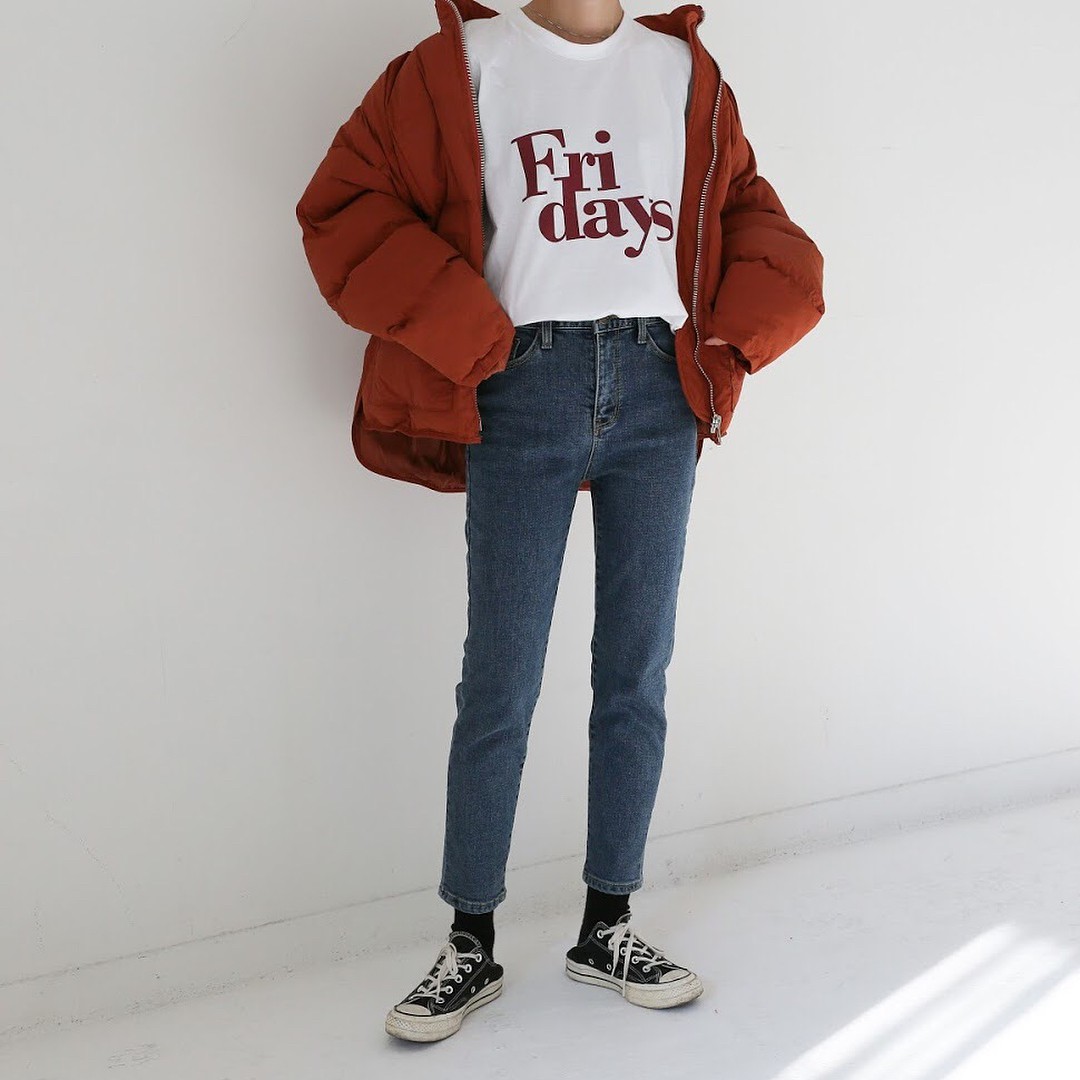 Năm nay nếu định sắm skinny jeans, bạn đừng mua loại bó chịt mà hãy chọn dáng ôm vừa phải như thế này mới là đúng mốt 2018 - Ảnh 3.