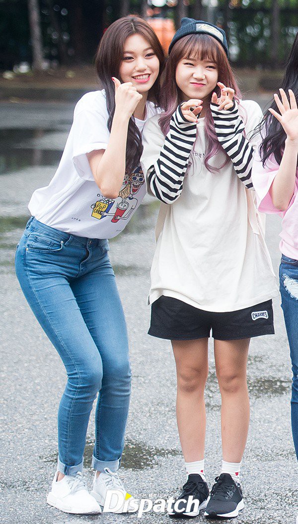 Fan h&aacute;o hức tr&ocirc;ng chờ m&agrave;n kết hợp của 2 girlgroup thế hệ mới - Ảnh 4.