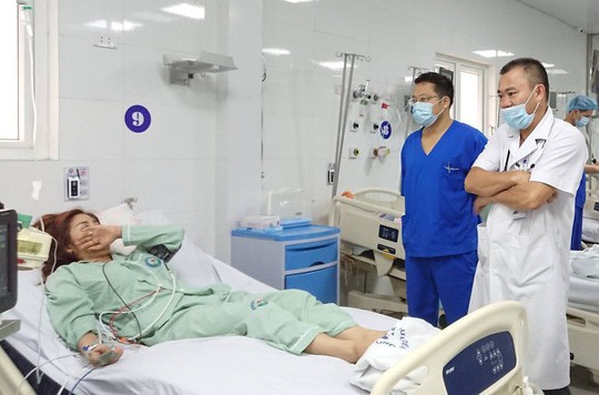 Một phụ nữ sốc phản vệ sau tiêm thuốc làm trắng da - Ảnh 2.