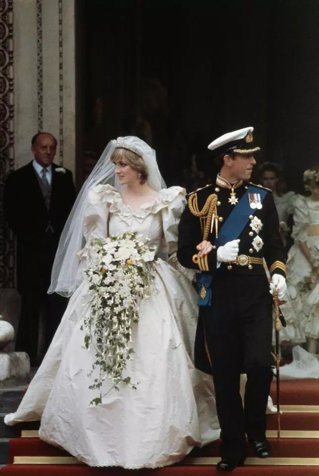 Đám cưới Hoàng gia tưởng chừng hoàn hảo tuyệt đối vẫn xảy ra không ít sự cố “dở khóc dở cười” đi vào lịch sử - Ảnh 4.