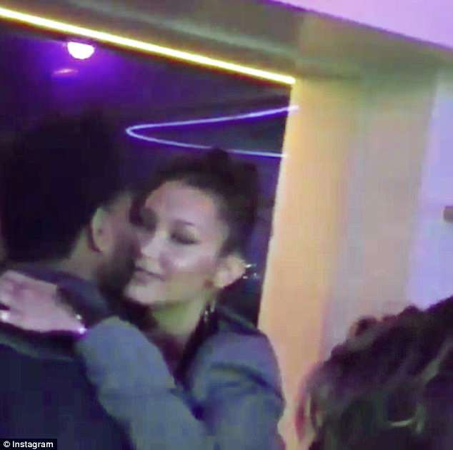 LHP Cannes: Bella Hadid khoe dáng đẹp như búp bê và xác nhận tái hợp The Weeknd bằng nụ hôn môi - Ảnh 9.