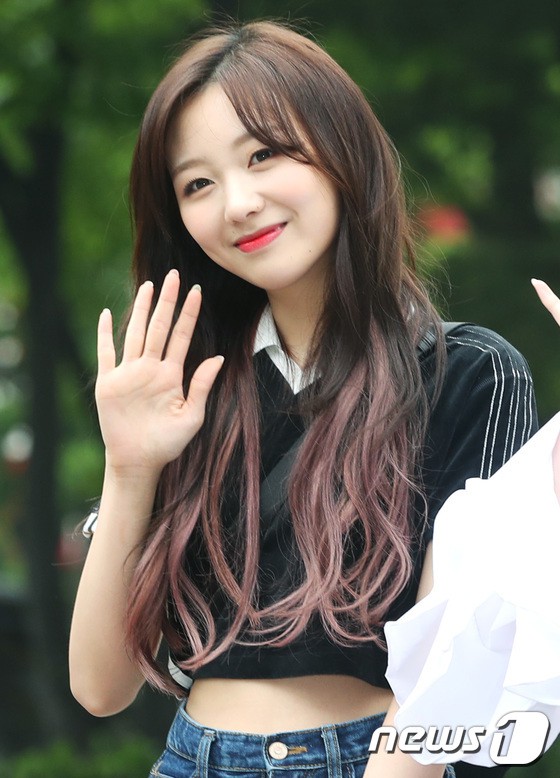 Mãn nhãn màn đọ sắc của dàn idol Hàn: Mỹ nhân Black Pink hụt nổi bật, nhưng bị Umji và mỹ nhân sexy chiếm hết sóng - Ảnh 25.