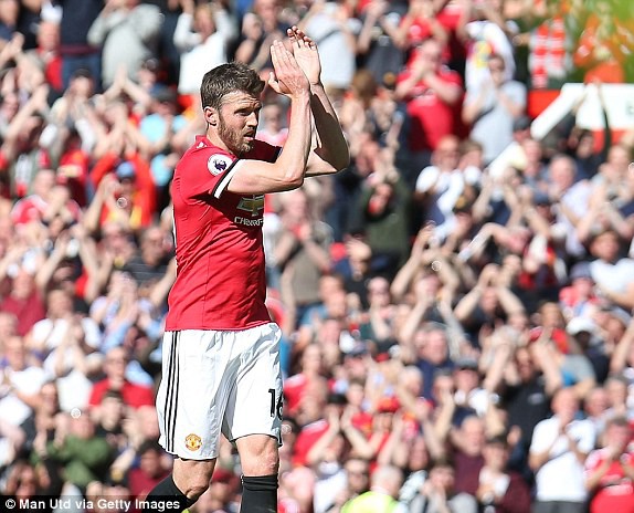 Hạ màn Premier League 2017/18: Tạm biệt Carrick, Chelsea mất vé Champions League - Ảnh 1.