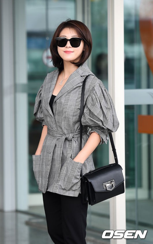 3 sao nữ hạng A xứ Hàn đổ bộ sân bay: Suzy diện đồ thùng thình vẫn đẹp là thế, Yuri lại xuống sắc già nua khó tin - Ảnh 20.