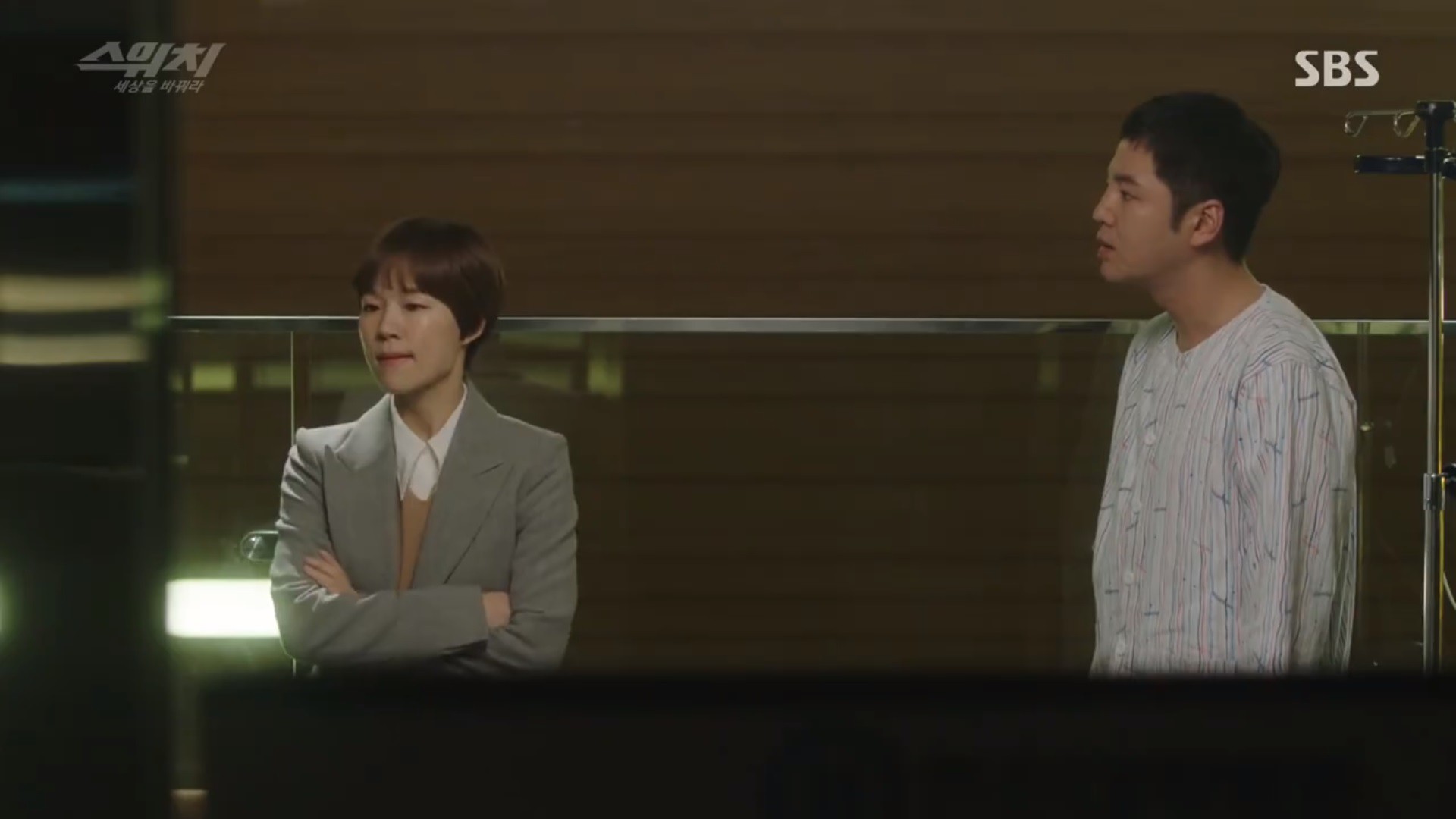 Switch: Change the World &ndash; C&acirc;u chuyện về thi&ecirc;n t&agrave;i lừa đảo xứ H&agrave;n đội lốt c&ocirc;ng tố vi&ecirc;n - Ảnh 4.