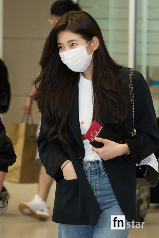 3 sao nữ hạng A xứ Hàn đổ bộ sân bay: Suzy diện đồ thùng thình vẫn đẹp là thế, Yuri lại xuống sắc già nua khó tin - Ảnh 5.