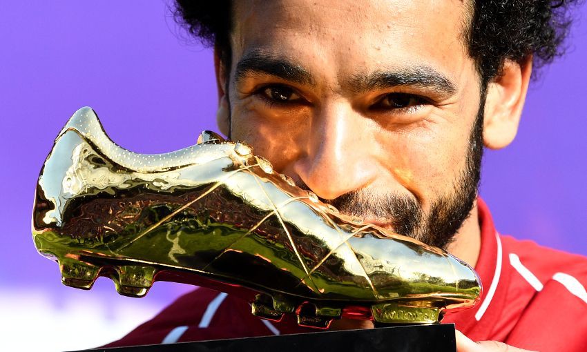 Salah phÃ¡ ká»· lá»¥c cá»§a Ronaldo, Suarez, trá» thÃ nh tÆ°á»£ng ÄÃ i má»i á» Ngoáº¡i háº¡ng Anh - áº¢nh 4.