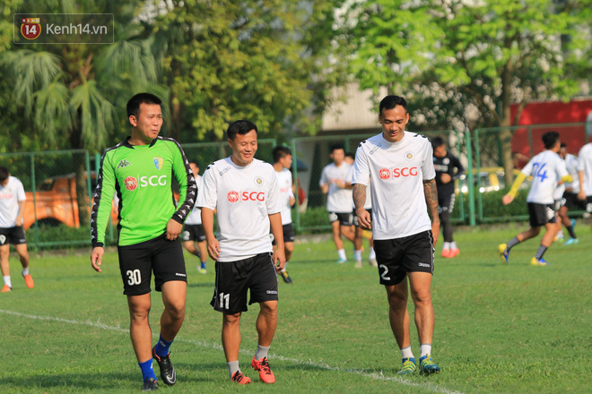 Duy Mạnh cười tít mắt trong buổi tập trước trận quyết đấu HAGL - Ảnh 8.