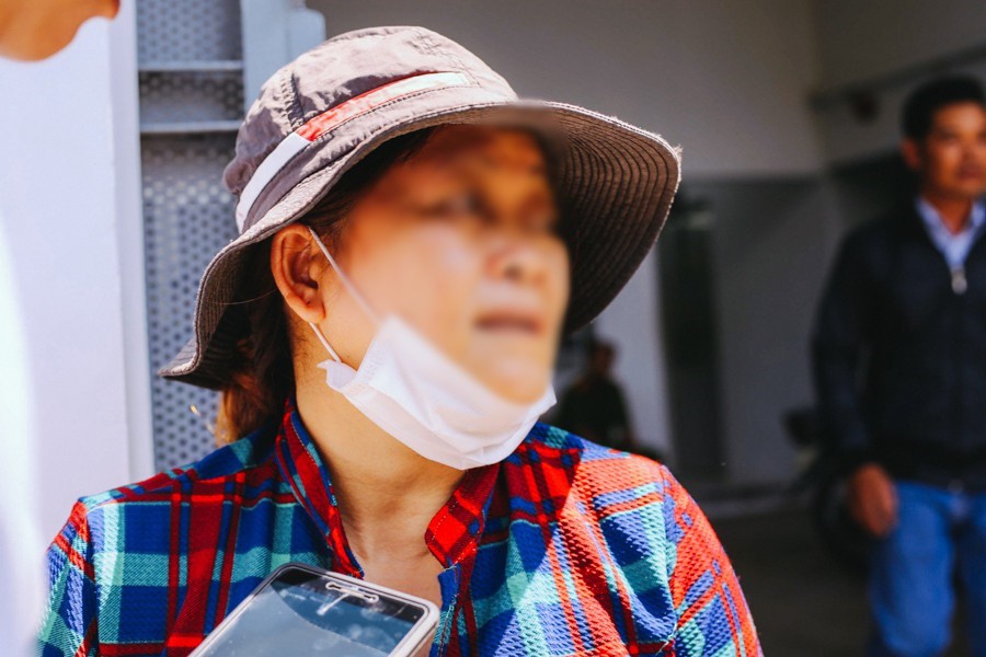 Xót xa cảnh người mẹ hiệp sĩ khóc nghẹn, nhìn theo linh cữu con trai: Con bảo sắp cưới vợ, mà sao giờ con đi rồi... con ơi! - Ảnh 2.