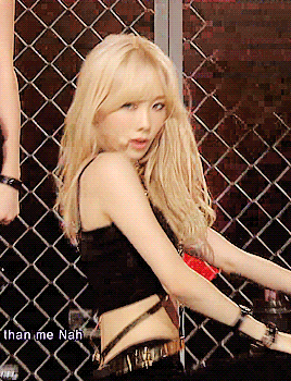 Được biết đến với hình ảnh ngọc nữ nhưng các idol này cũng có những lần sexy đến nghẹt thở - Ảnh 11. Được biết đến với hình ảnh ngọc nữ nhưng các idol này cũng có những lần sexy đến nghẹt thở - Ảnh 11.