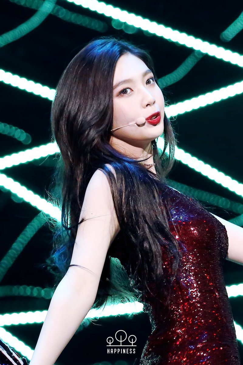 Được biết đến với hình ảnh ngọc nữ nhưng các idol này cũng có những lần sexy đến nghẹt thở - Ảnh 27. Được biết đến với hình ảnh ngọc nữ nhưng các idol này cũng có những lần sexy đến nghẹt thở - Ảnh 27.