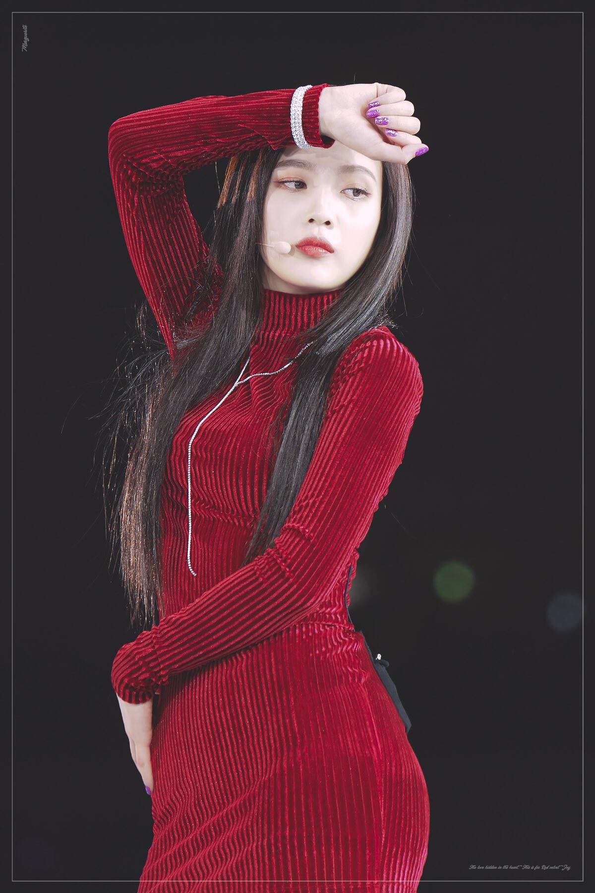 Được biết đến với hình ảnh ngọc nữ nhưng các idol này cũng có những lần sexy đến nghẹt thở - Ảnh 28. Được biết đến với hình ảnh ngọc nữ nhưng các idol này cũng có những lần sexy đến nghẹt thở - Ảnh 28.