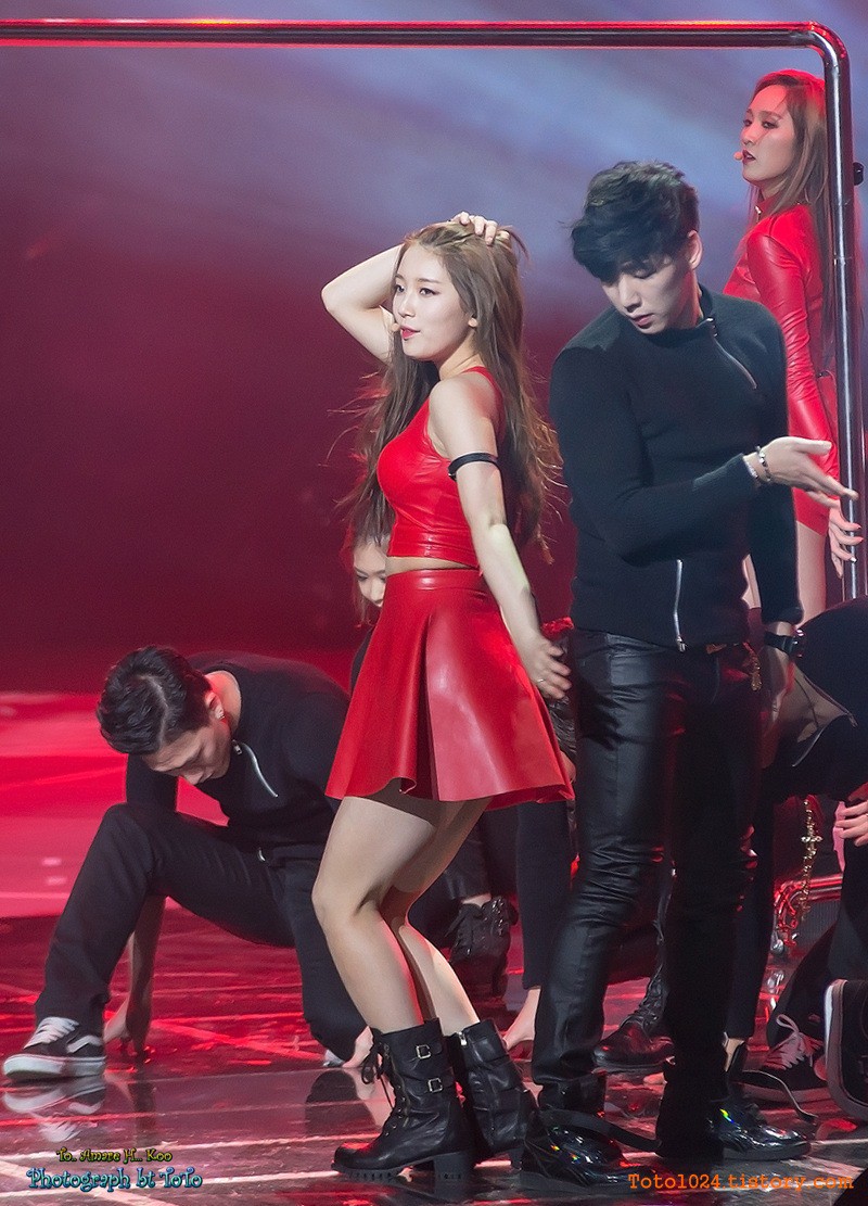 Được biết đến với hình ảnh ngọc nữ nhưng các idol này cũng có những lần sexy đến nghẹt thở - Ảnh 25. Được biết đến với hình ảnh ngọc nữ nhưng các idol này cũng có những lần sexy đến nghẹt thở - Ảnh 25.