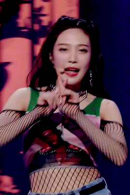 Được biết đến với hình ảnh ngọc nữ nhưng các idol này cũng có những lần sexy đến nghẹt thở - Ảnh 32. Được biết đến với hình ảnh ngọc nữ nhưng các idol này cũng có những lần sexy đến nghẹt thở - Ảnh 32.