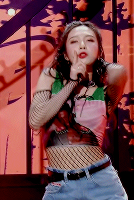 Được biết đến với hình ảnh ngọc nữ nhưng các idol này cũng có những lần sexy đến nghẹt thở - Ảnh 35. Được biết đến với hình ảnh ngọc nữ nhưng các idol này cũng có những lần sexy đến nghẹt thở - Ảnh 35.