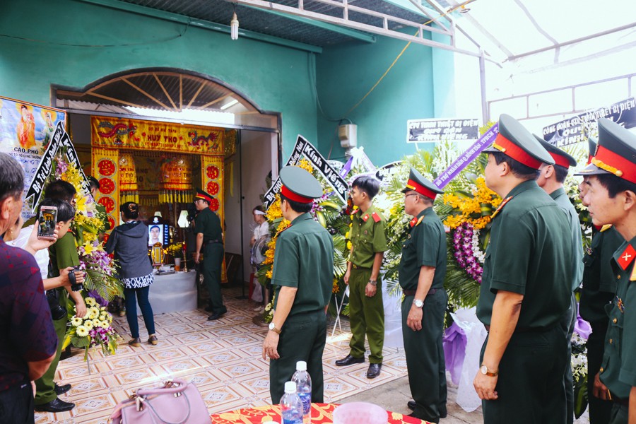 Vợ sắp cưới của hiệp sĩ bị cướp đâm tử vong: “Tôi cũng muốn giữ người yêu bên mình, nhưng bắt cướp là lựa chọn và đam mê của anh Nam - Ảnh 1.