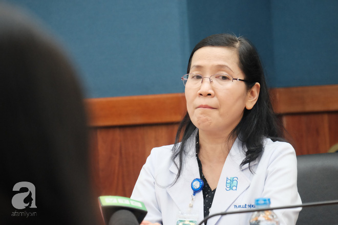 6 giờ ròng rã cứu mạng người phụ nữ mang khối u buồng trứng lớn nhất Việt Nam - Ảnh 2.