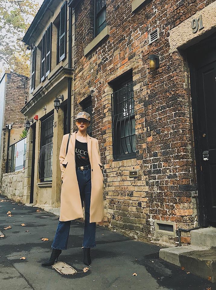Jolie Nguyễn xúng xính street style với đồng hồ 480 triệu đồng, Quỳnh Anh Shyn khoe sneaker Chanel chất lừ - Ảnh 6. Jolie Nguyễn xúng xính street style với đồng hồ 480 triệu đồng, Quỳnh Anh Shyn khoe sneaker Chanel chất lừ - Ảnh 6.