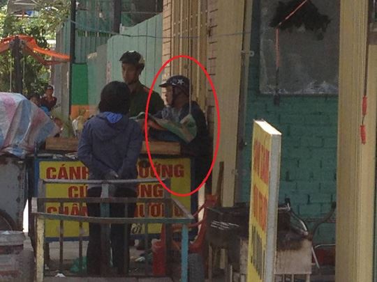 Mâu thuẫn cá nhân, nam nhân viên hai lần dùng dao, kéo đâm nữ chủ quán cơm sau khi nghỉ việc - Ảnh 1.