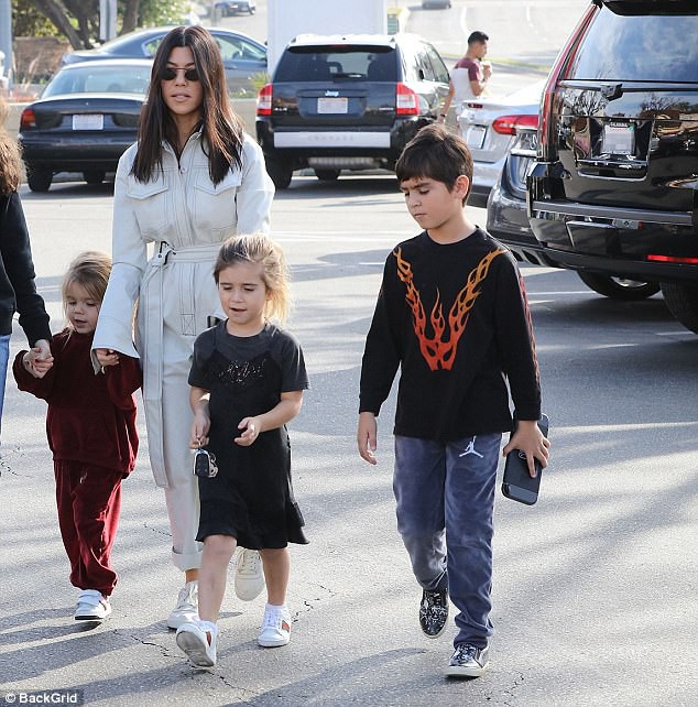 Sinh ra trong Hoàng gia nước Mỹ, các bé nhà Kardashian từ nhỏ phải tuân theo loạt quy định nghiêm ngặt - Ảnh 12.