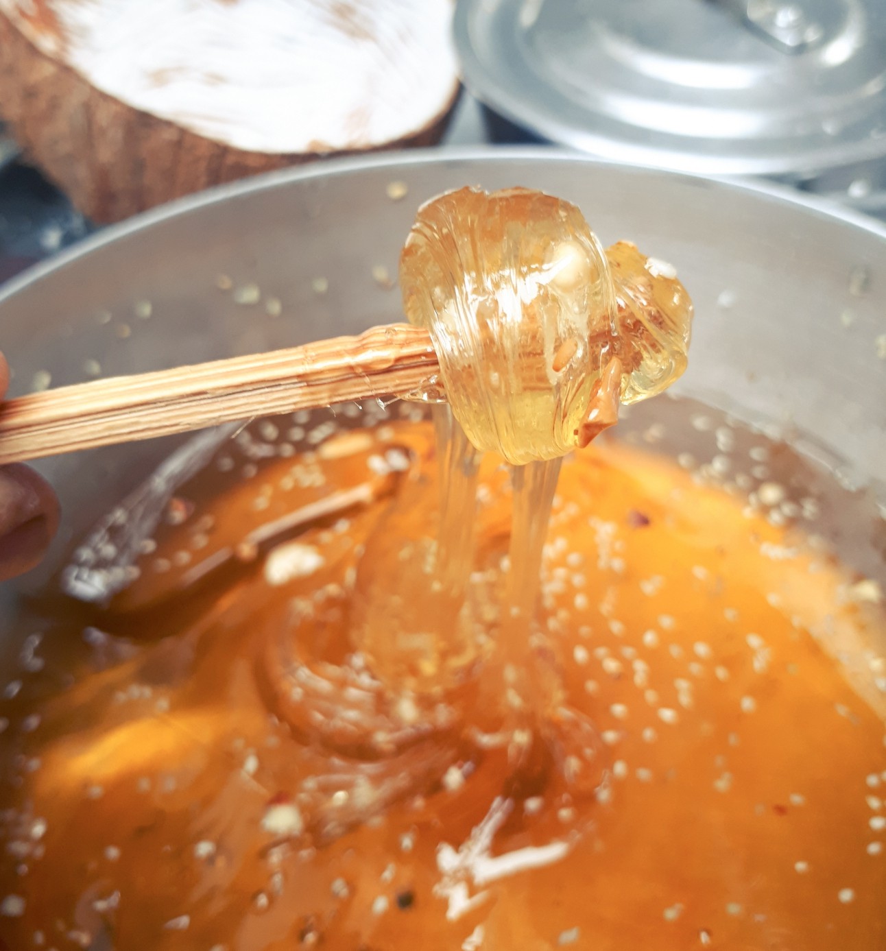 Những món quà vặt lừng lẫy một thời giờ tìm ở đâu tại Sài Gòn? - Ảnh 5.