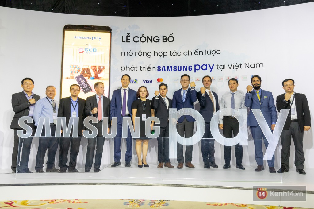 Nền tảng ứng dụng Samsung Pay đã cho phép thanh toán bằng đồng hồ thông minh và rút tiền mặt từ cây ATM chỉ với thao tác chạm smartphone - Ảnh 10. Nền tảng ứng dụng Samsung Pay đã cho phép thanh toán bằng đồng hồ thông minh và rút tiền mặt từ cây ATM chỉ với thao tác chạm smartphone - Ảnh 10.