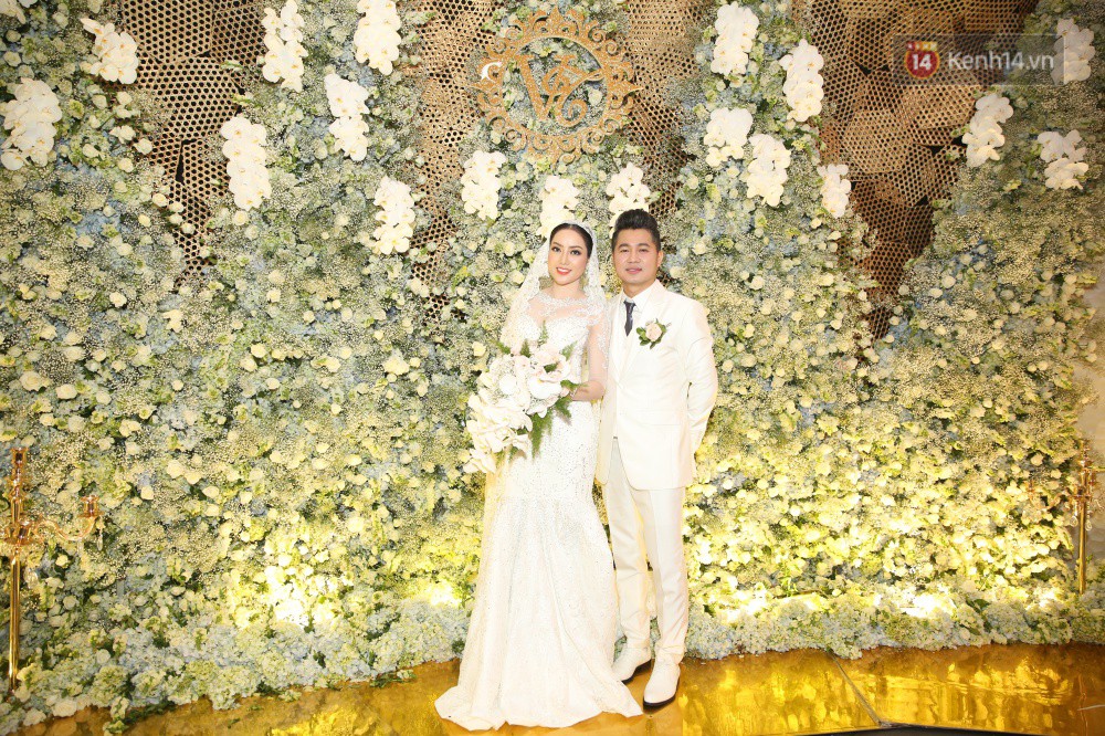 Tuấn Hưng cùng vợ con đến mừng đám cưới bạn thân chí cốt Lâm Vũ - Ảnh 1. Tuấn Hưng cùng vợ con đến mừng đám cưới bạn thân chí cốt Lâm Vũ - Ảnh 1.