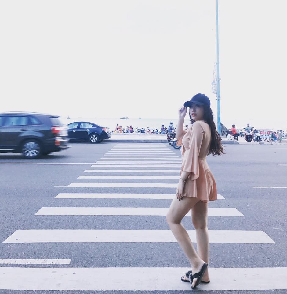Giáo viên mà cứ xinh gái, đẹp trai như những thầy cô này thì học sinh sẽ chăm đi học lắm đây! - Ảnh 11. Giáo viên mà cứ xinh gái, đẹp trai như những thầy cô này thì học sinh sẽ chăm đi học lắm đây! - Ảnh 11.