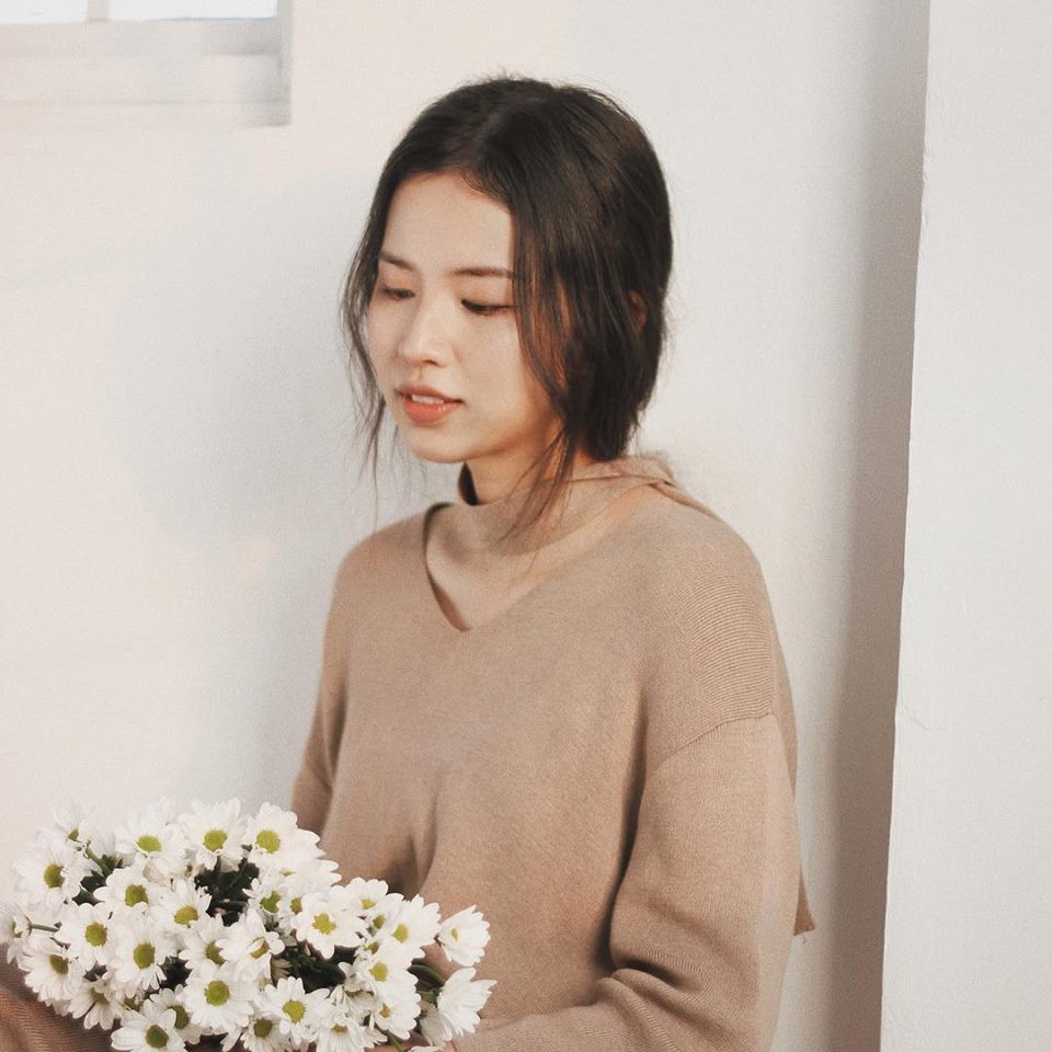 Giáo viên mà cứ xinh gái, đẹp trai như những thầy cô này thì học sinh sẽ chăm đi học lắm đây! - Ảnh 2. Giáo viên mà cứ xinh gái, đẹp trai như những thầy cô này thì học sinh sẽ chăm đi học lắm đây! - Ảnh 2.