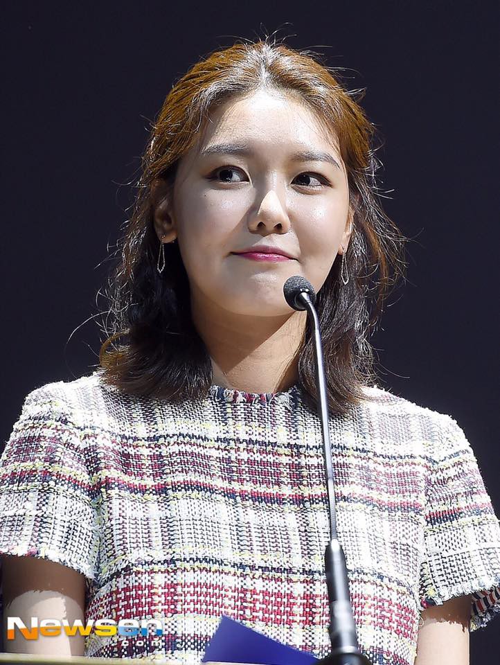 Không tin nổi trước khuôn mặt sưng vù sần sùi mụn, biến đổi chóng mặt của Sooyoung (SNSD) chỉ sau 2 tháng - Ảnh 5. Không tin nổi trước khuôn mặt sưng vù sần sùi mụn, biến đổi chóng mặt của Sooyoung (SNSD) chỉ sau 2 tháng - Ảnh 5.
