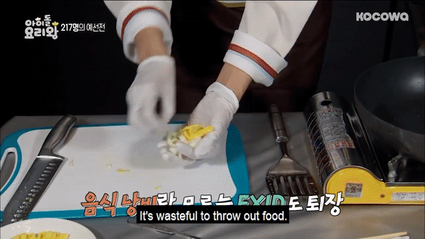 Một loạt Idol nổi tiếng nấu món trứng, thảm họa nhất là nhóm cuối cùng! - Ảnh 6.