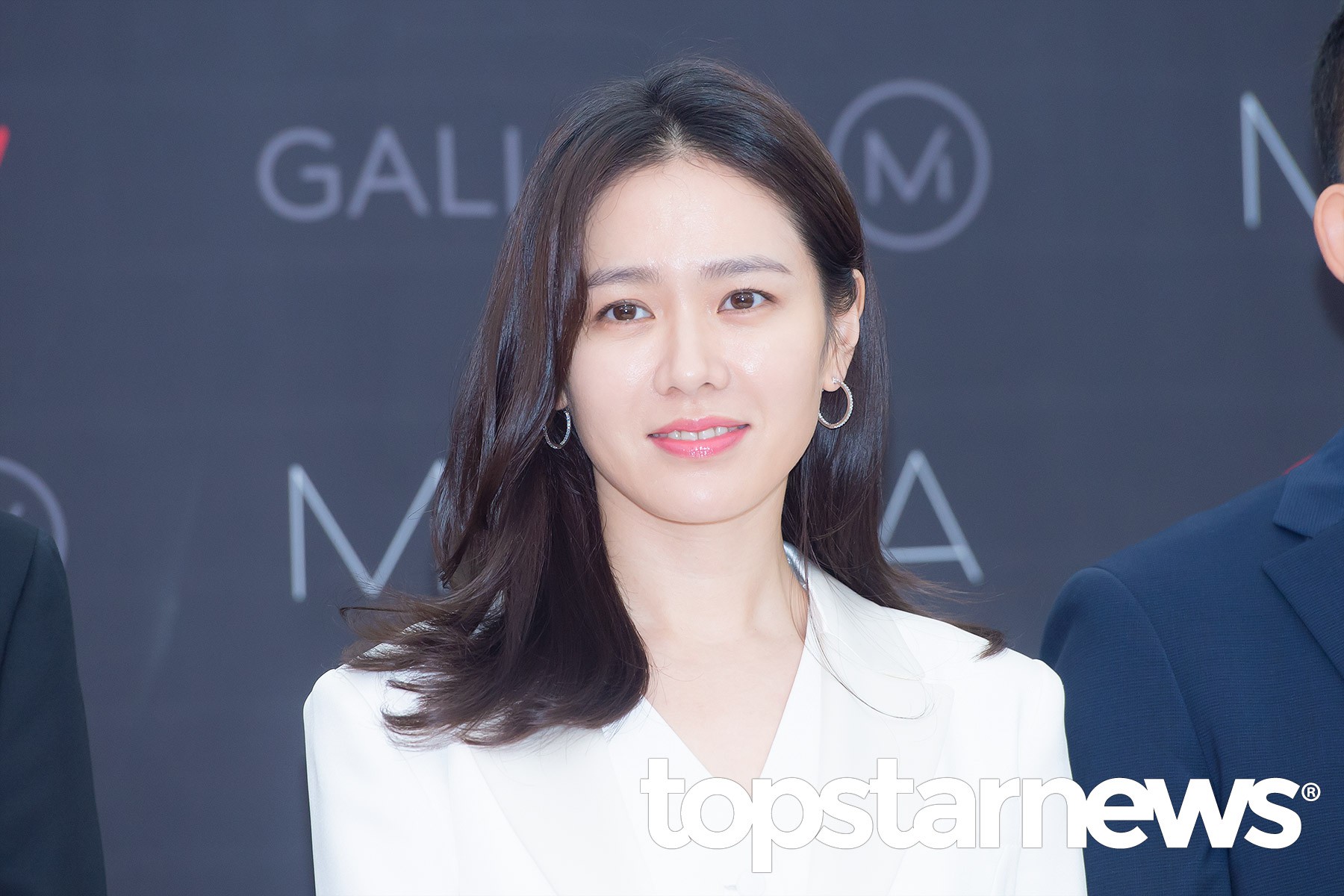 Son Ye Jin chiếm hết spotlight, nhưng mỹ nhân 2 lần đứng đầu top 100 gương mặt đẹp nhất thế giới còn xuất sắc hơn - Ảnh 8. Son Ye Jin chiếm hết spotlight, nhưng mỹ nhân 2 lần đứng đầu top 100 gương mặt đẹp nhất thế giới còn xuất sắc hơn - Ảnh 8.