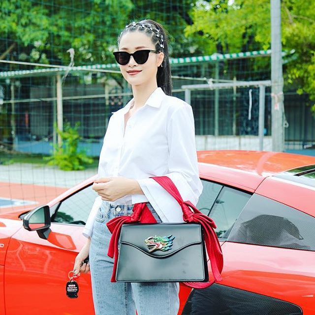 Nhìn lại loạt Best Look của các sao mới thấy, sự ra đi của stylist Mì Gói quả là mất mát đáng tiếc với thời trang Việt - Ảnh 8. Nhìn lại loạt Best Look của các sao mới thấy, sự ra đi của stylist Mì Gói quả là mất mát đáng tiếc với thời trang Việt - Ảnh 8.