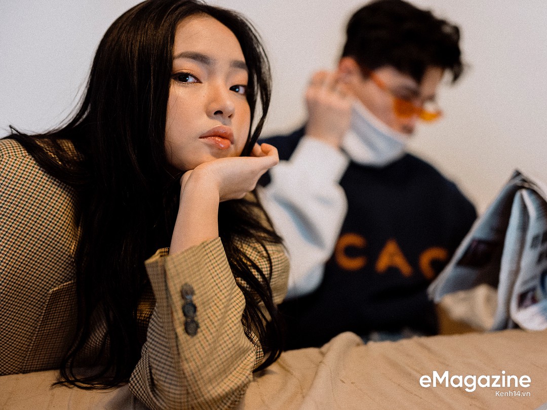 Phía sau những tấm ảnh đẹp, hot girl Việt nào đang dẫn đầu trên đường đua cận thị? - Ảnh 3. Phía sau những tấm ảnh đẹp, hot girl Việt nào đang dẫn đầu trên đường đua cận thị? - Ảnh 3.