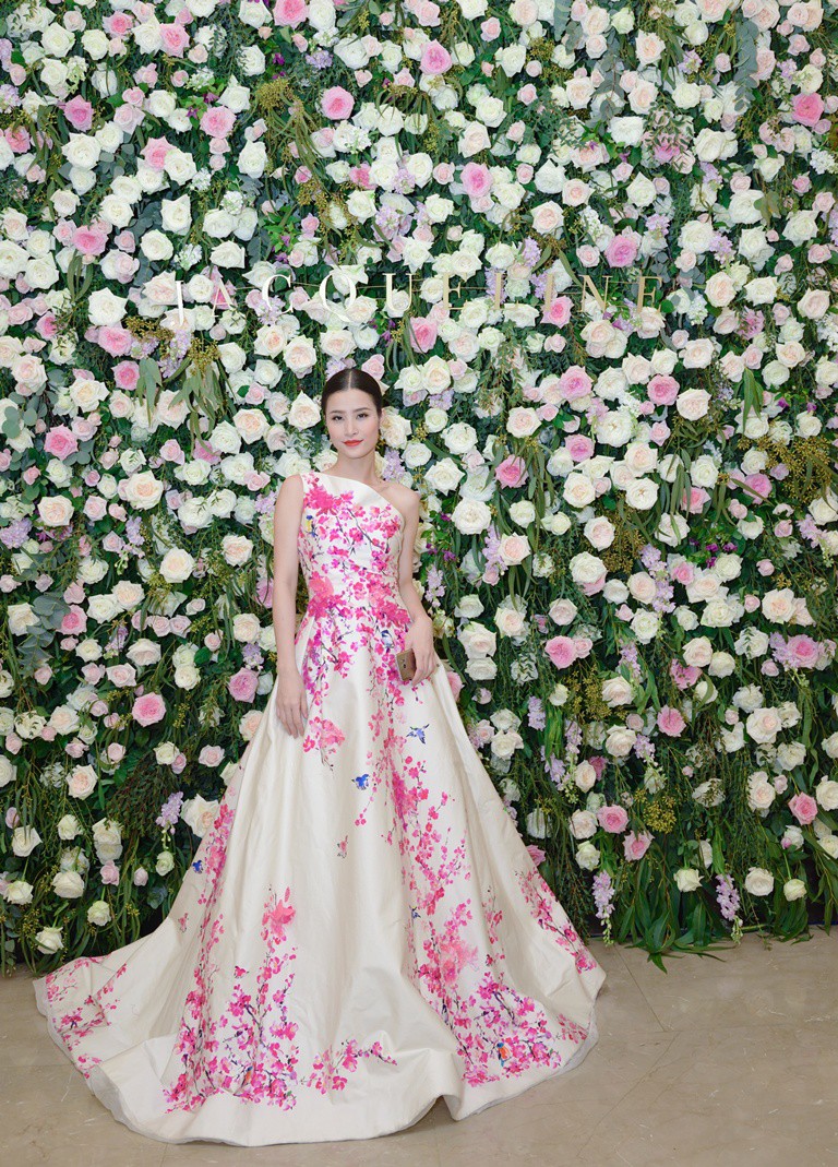 Nhìn lại loạt Best Look của các sao mới thấy, sự ra đi của stylist Mì Gói quả là mất mát đáng tiếc với thời trang Việt - Ảnh 6. Nhìn lại loạt Best Look của các sao mới thấy, sự ra đi của stylist Mì Gói quả là mất mát đáng tiếc với thời trang Việt - Ảnh 6.