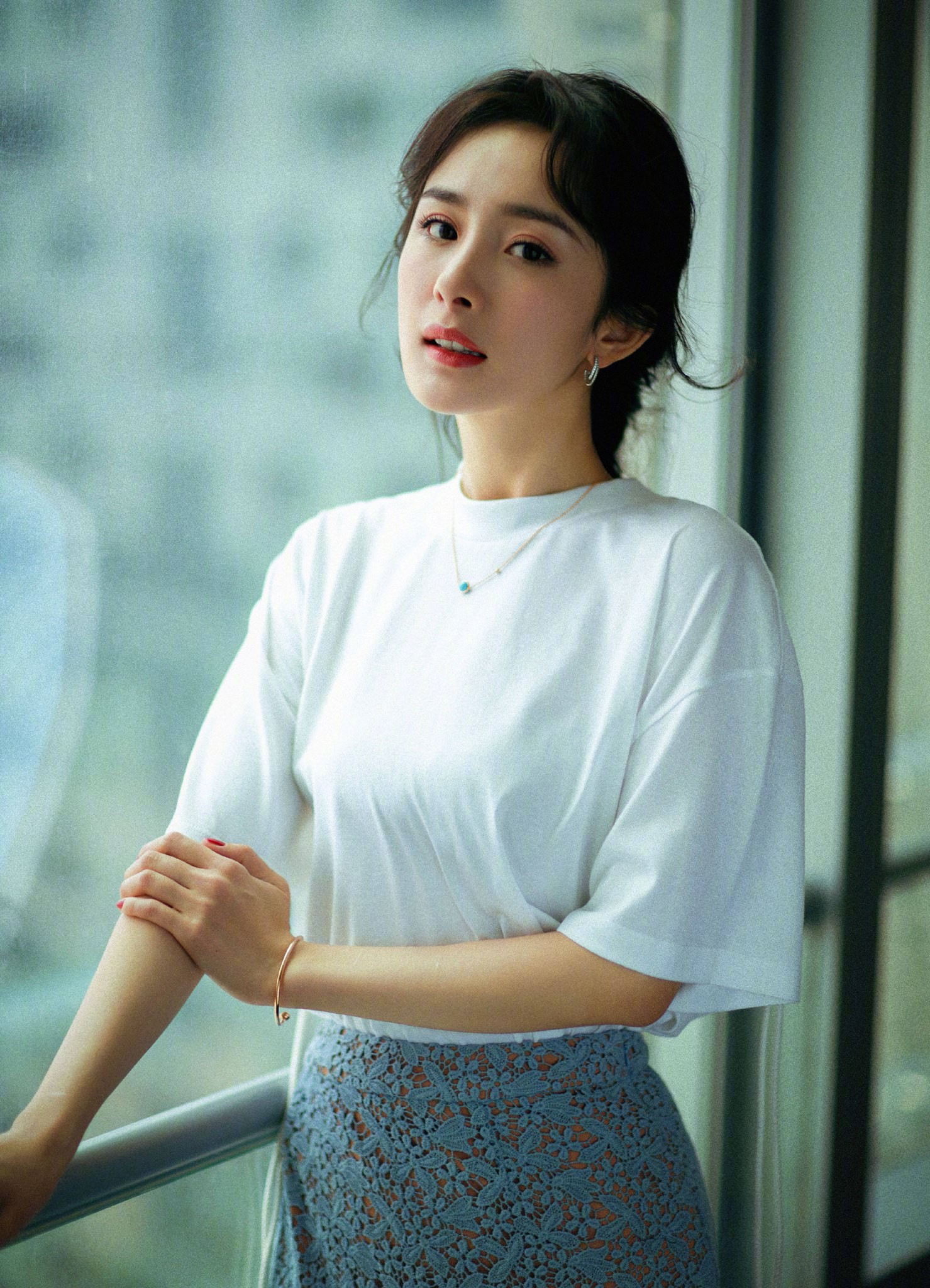 Địch Lệ Nhiệt Ba vượt mặt Lưu Diệc Phi, ngang hàng Phạm Băng Băng - Angela Baby trong cuộc chiến catse - Ảnh 2.