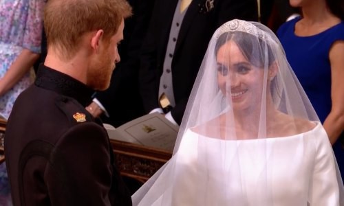 Nét mặt xúc động đăm chiêu của hoàng tử Harry trong ngày cưới và lý do thực sự đằng sau - Ảnh 4.