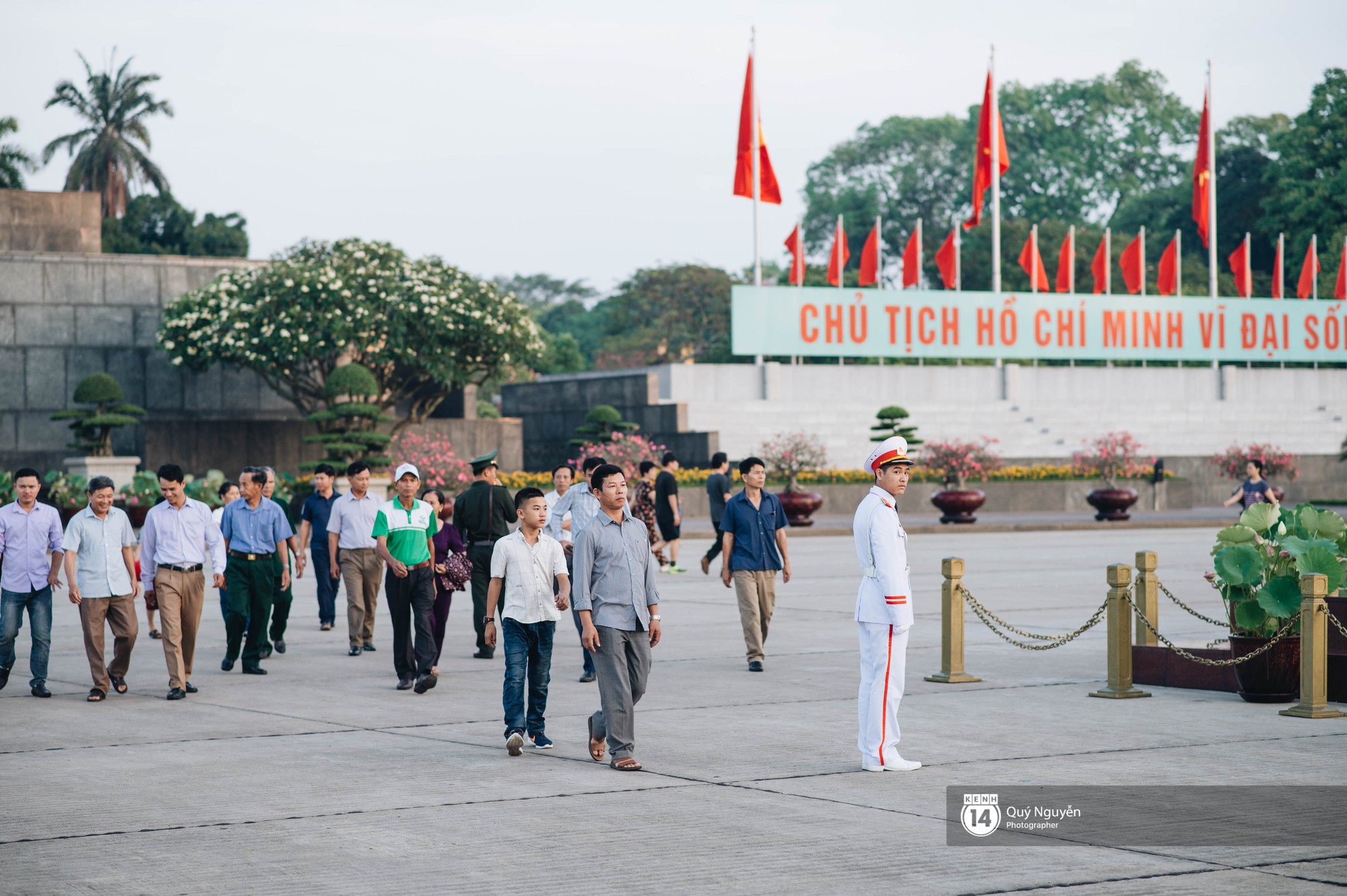 Tâm sự của anh chiến sĩ trong đội trực gác Lăng Bác: Với chúng tôi, ngày nào cũng là sinh nhật Người! - Ảnh 2. Tâm sự của anh chiến sĩ trong đội trực gác Lăng Bác: Với chúng tôi, ngày nào cũng là sinh nhật Người! - Ảnh 2.