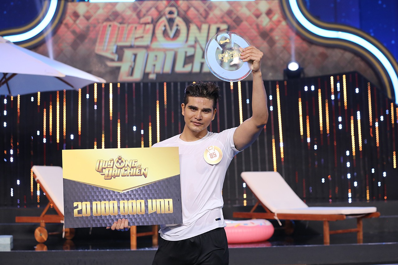 Qu&yacute; &ocirc;ng đại chiến: Ch&agrave;ng ca sĩ g&acirc;y bất ngờ khi chia sẻ, nếu l&agrave; người thứ 3 th&igrave; cứ vui đi đ&atilde;! - Ảnh 12.