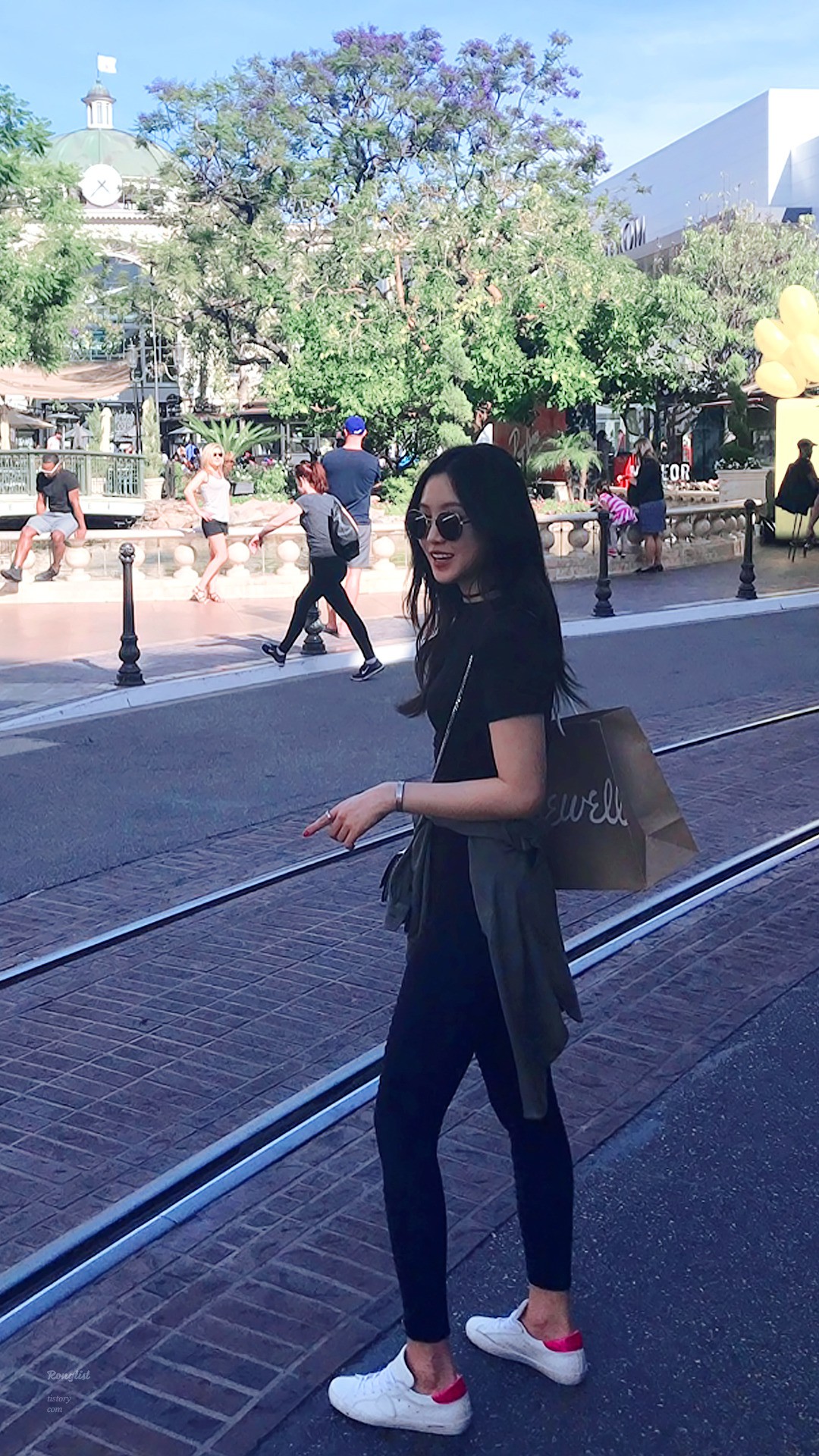 Hình hậu trường mỹ nhân sở hữu body được Dispatch khen là huyền thoại: Thực tế có nuột nà như lời tung hô? - Ảnh 9. Hình hậu trường mỹ nhân sở hữu body được Dispatch khen là huyền thoại: Thực tế có nuột nà như lời tung hô? - Ảnh 9.